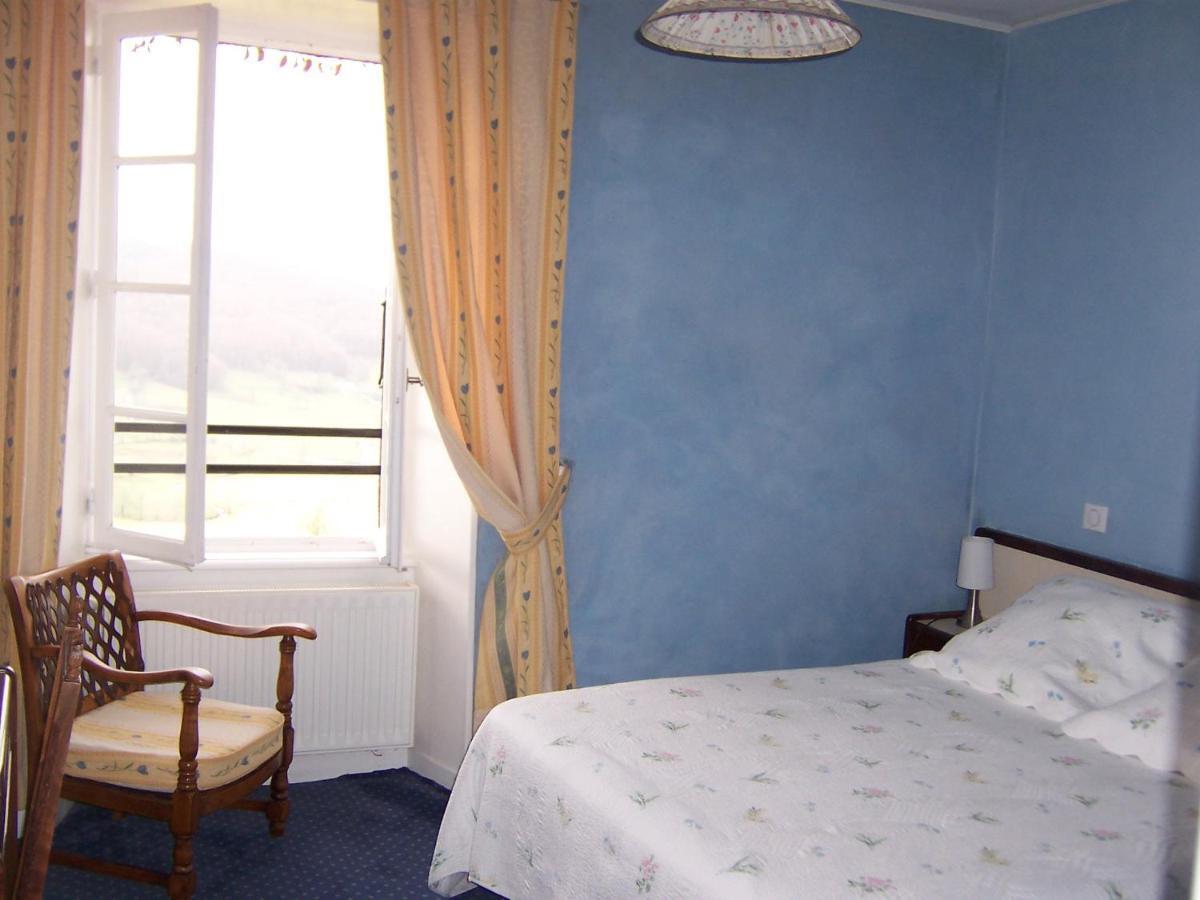 Auberge Hotel De Tournemire - Cantal Room photo